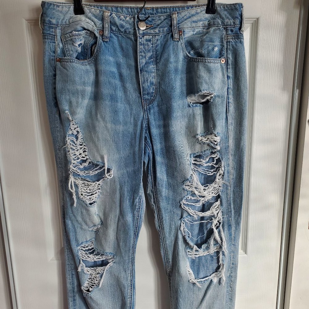American Eagle Womens Tomgirl Jeans Size 14 Distressed Button Fly